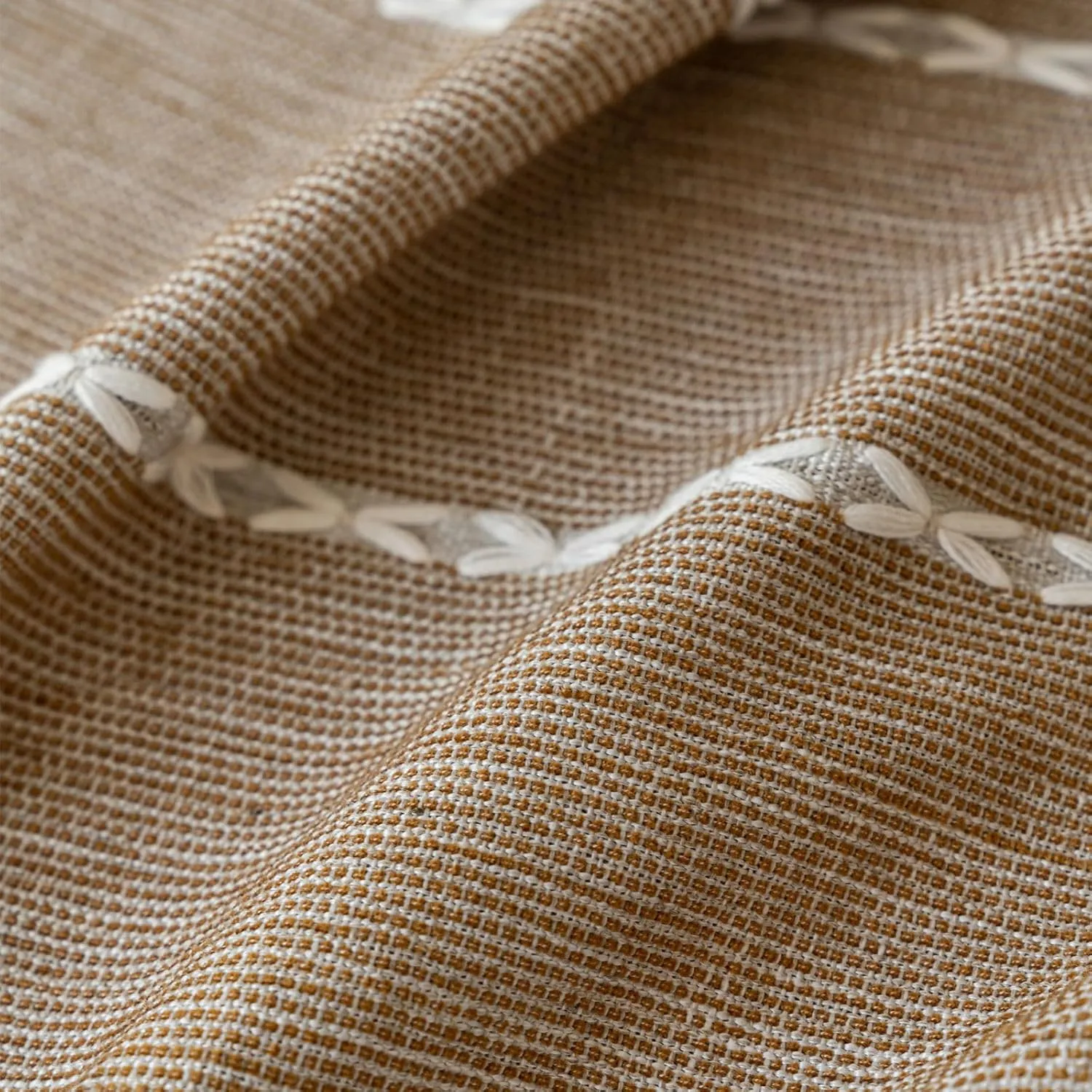 SIELUNO Round Tablecloth - Stain Resistant Spillproof Polyester Tablecloth Duty Washable Fabric - for Buffet Table, Holiday Party, Dinner, Wedding-Brown Stripes-Round 54inch, FK23F32222C222K